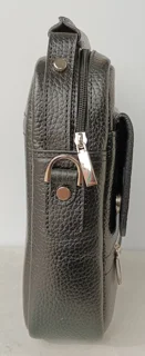 نمای بغل کیف رودوشی چرم طبیعی گاوی مدل R2