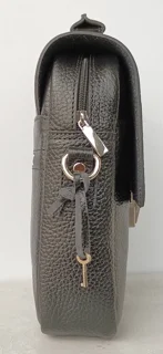 نمای بغل کیف رو دوشی چرم گاوی اصل مدل R3