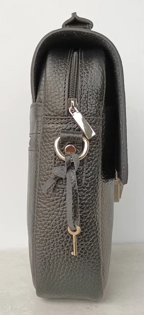 نمای بغل کیف رو دوشی چرم گاوی اصل مدل R3